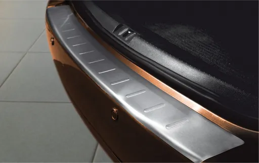 Ochranná lišta hrany kufru VW Touran 2010-2015 (II. jakost)