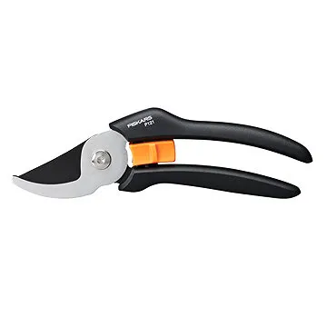Fiskars Nůžky zahradní dvoučepelové Solid™ P121 (1057160)