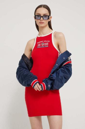 Šaty Tommy Jeans Archive Games červená barva, mini, DW0DW18544