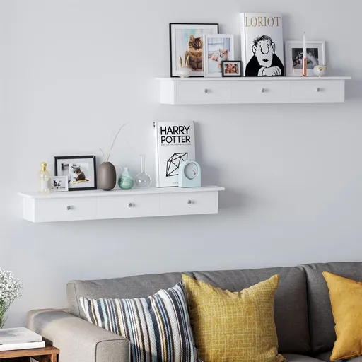 Závěsná police se zásuvkami