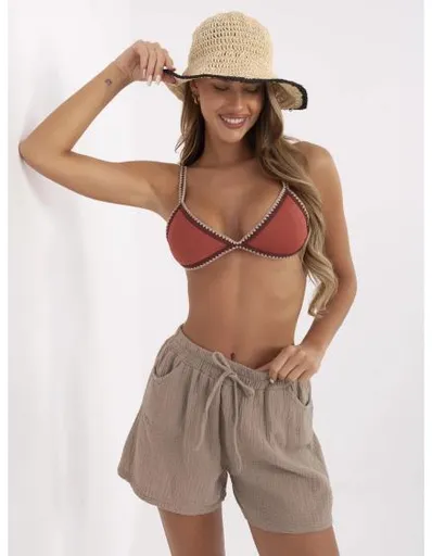 Tmavě béžové mušelínové šortky s kapsami