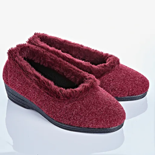 Pohodlné bačkory s kožešinovým lemem