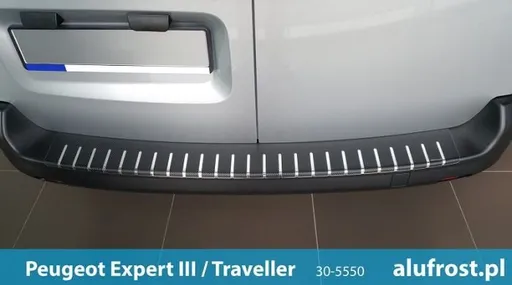 Ochranná lišta hrany kufru Peugeot Expert 2016-2024 (carbonová folie)