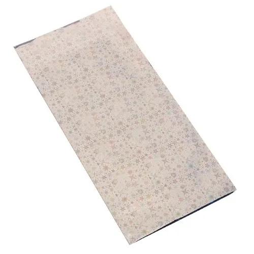 Lesklý dárkový sáček z celofánu stříbrné barvy s motivem hvězdiček