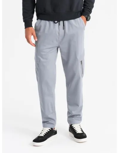 Pánské pletené tepláky s nákladovými kapsami - světle šedé