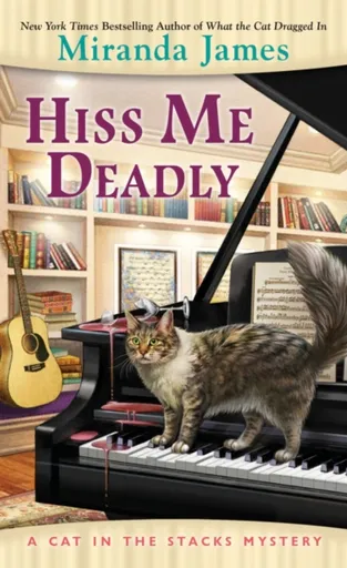 Hiss Me Deadly - Miranda James