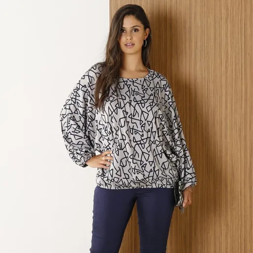 Halenka s netopýřími rukávy