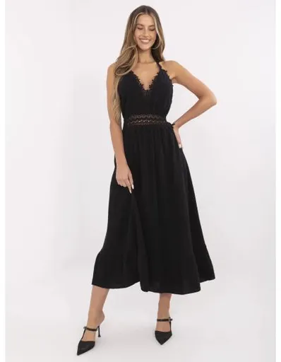 Černé mušelínové šaty s odhalenými zády