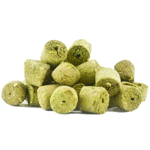 Carpway pelety amur s dírou 10 kg - 18 mm