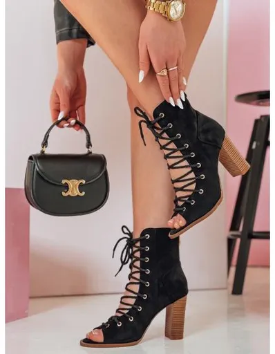 Dámské kotníkové boty na podpatku s vázáním LACIUP černé