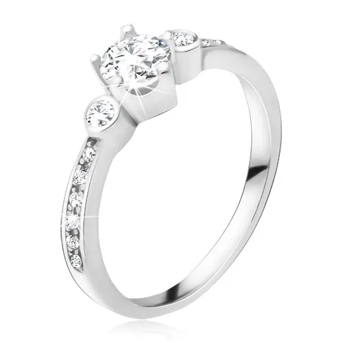 Prsten ze stříbra 925, tři okrouhlé zirkony, kamínky v ramenech - Velikost: 53