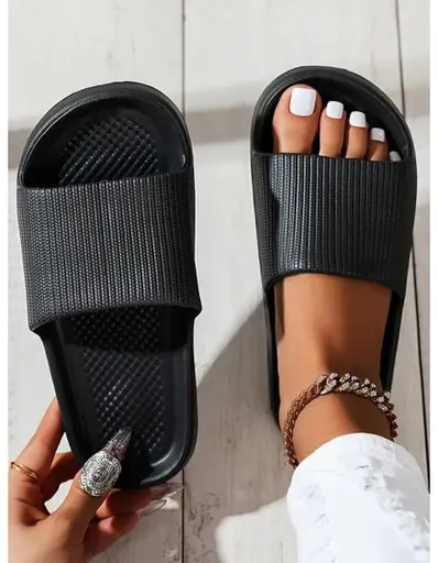 Dámské žabky MISSWALK černé