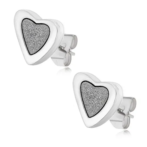 Puzetové náušnice z oceli, souměrná srdce s pískovaným středem