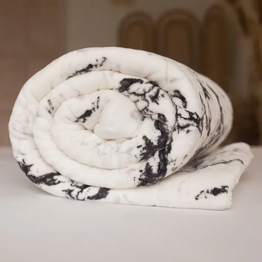 Jerry Fabrics Mikroplyšová deka s beránkem - Mramor bílý | 150 x 200 cm