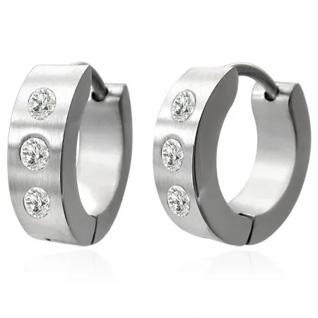 Náušnice z oceli stříbrné barvy - tři čiré zirkony, kloubové zapínání