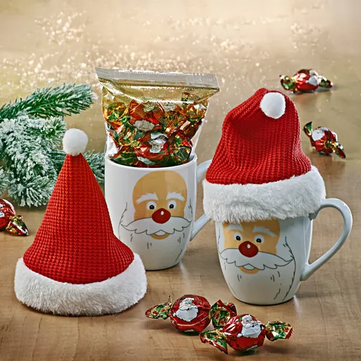 Vánoční šálek s čepicí a nugátem