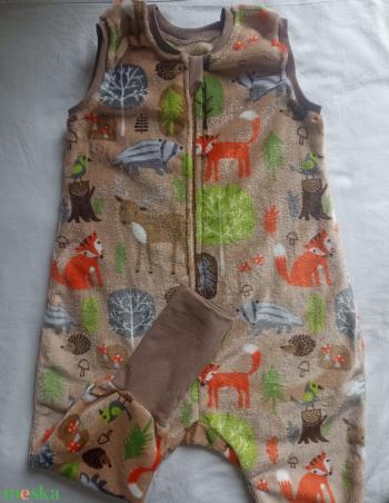 98-104-110-es Tavaszi tipegő hálózsák wellsoft  drapp erdős