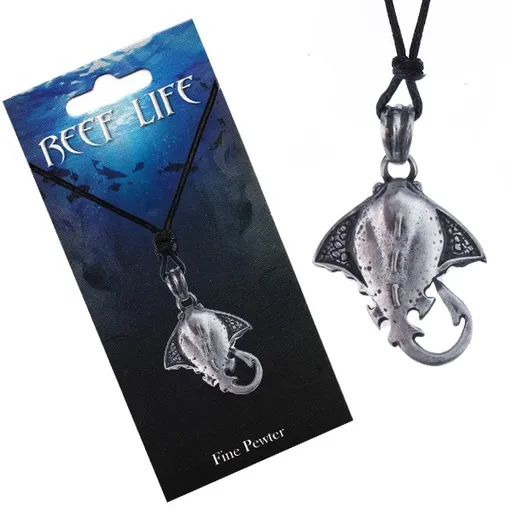 Náhrdelník - šňůrka, lesklý kovový přívěsek, vyřezávaný rejnok