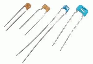 Kondenzátor keramický   4N7/50V mono X7R  rm5   C