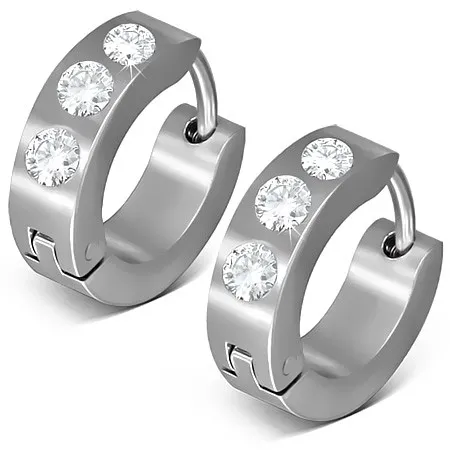 Kruhové leské náušnice z oceli, tři čiré zirkony