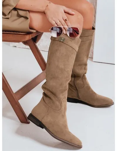 Dámské kozačky ze semiše na nízkém podpatku, béžové