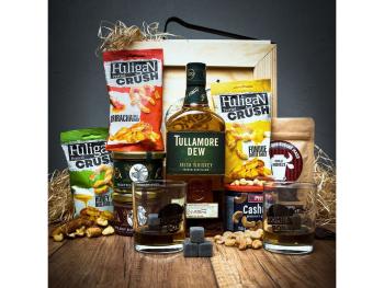 Dárková bedna s páčidlem pro muže s whiskey Tullamore DEW Original Celá ČR