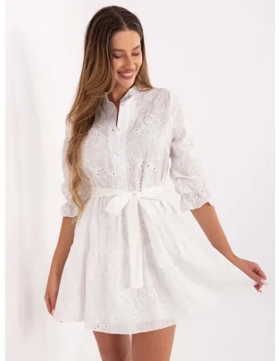 Bílé mini šaty s výšivkou