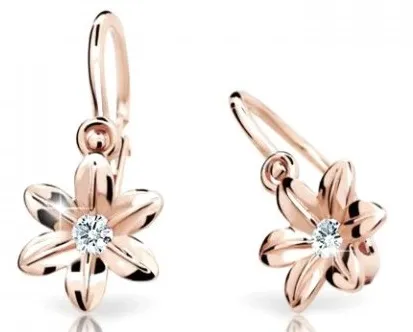 Cutie Diamonds Dětské kytičkové náušnice z růžového zlata s brilianty DC1993-10-00-X-4