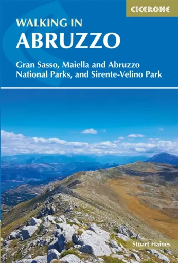Walking in Abruzzo - Stuart Haines