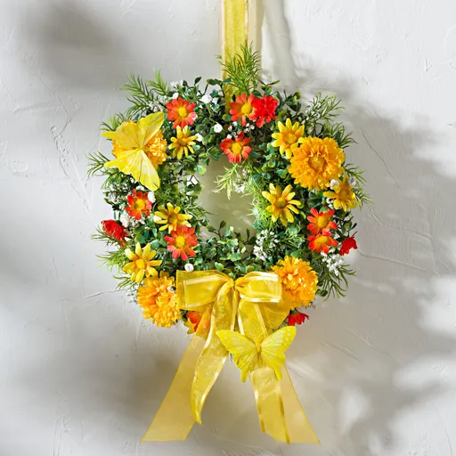 Květinový věnec s motýly