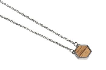 Náhrdelník s dřevěným detailem Lini Necklace Hexagon s možností výměny či vrácení do 30 dní