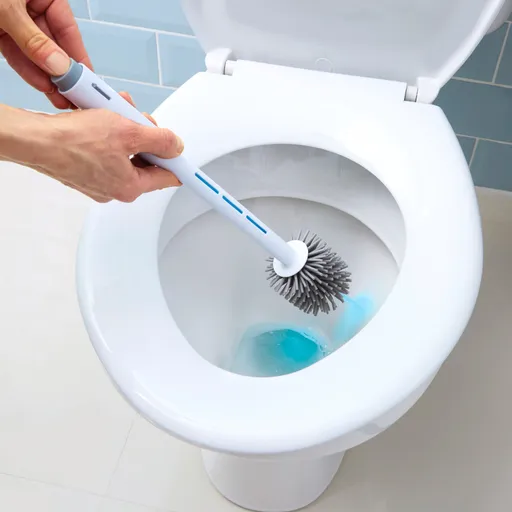 Toaletní štětka s funkcí rozprašování