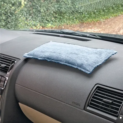 Pohlcovač vlhkosti do auta