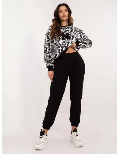 Dámská souprava se zateplenou mikinou s kapucí černobílá