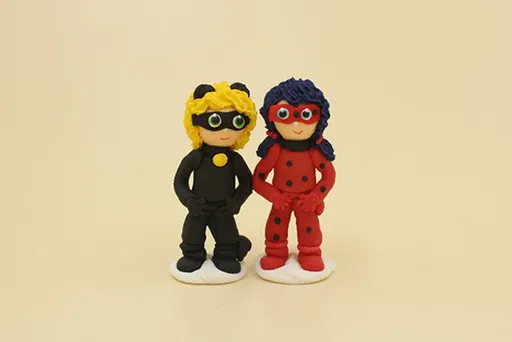 Kouzelná beruška – cukrová dekorace na dort (Lady Bag a černý kocour) -