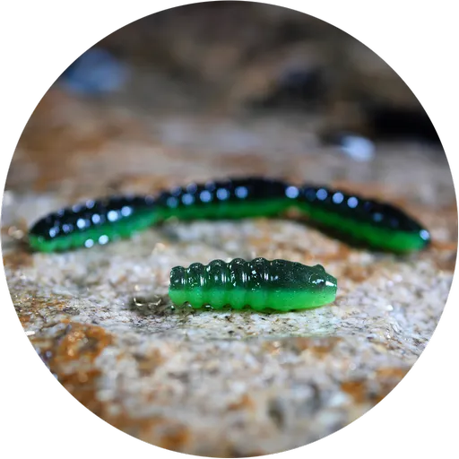 Redbass gumová nástraha trout grub black/green - 3x25 mm