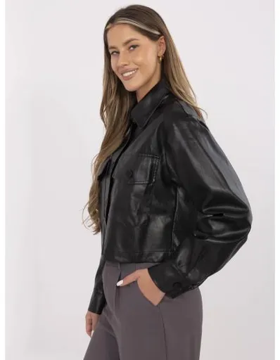 Černá krátká bunda z ekokože s límcem