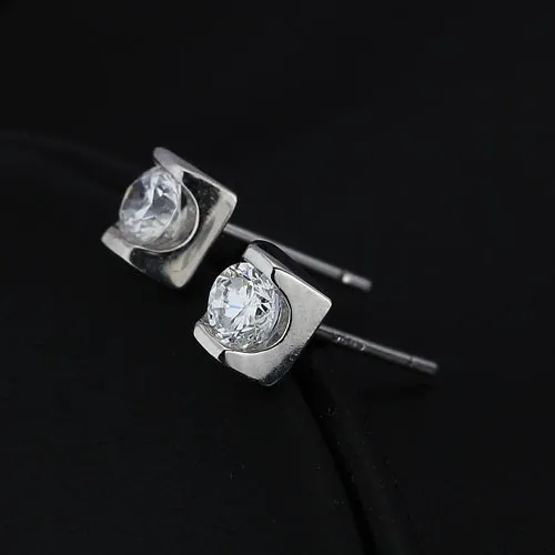 Stříbrné puzety 925 - čirý zirkon v lesklé cihličce