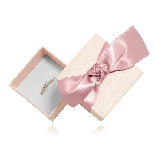 Svetle růžová papírová krabička na šperky se saténovou mašlí