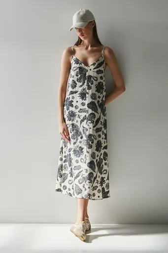 Šaty s příměsí lnu Medicine