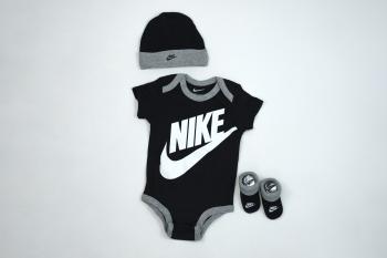 Nike nhn futura logo box set 6-12m