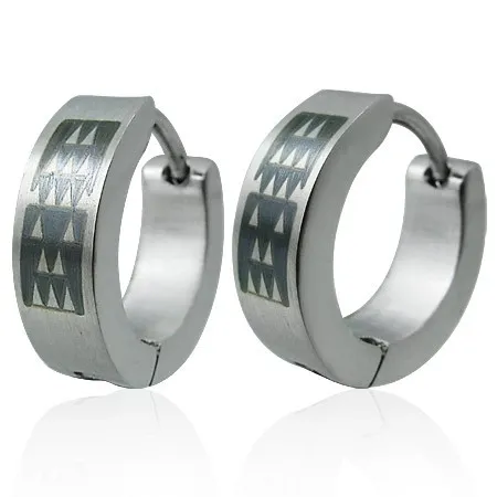 Náušnice z oceli kroužky - černý obdélníkovitý motiv