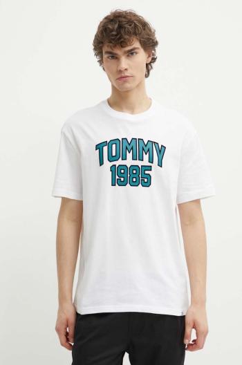 Bavlněné tričko Tommy Jeans bílá barva, s potiskem, DM0DM18559