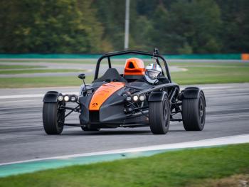 Jízda v Ariel Atom na Masarykově okruhu