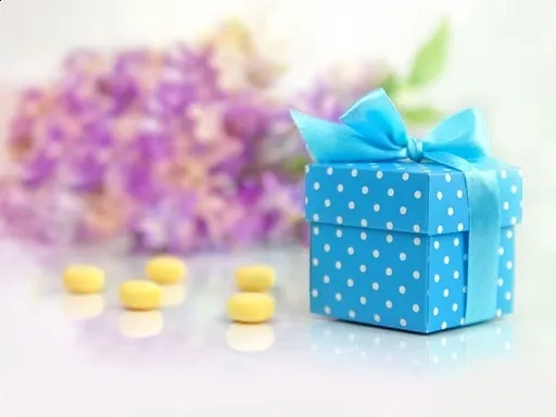 PartyDeco Krabičky puntíkované - modré s mašličkou 10 ks