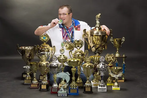 MVDE Krmítková směs Record Zilver 2kg - Breme Black,MVDE Krmítková směs Record Zilver 2kg - Breme Black