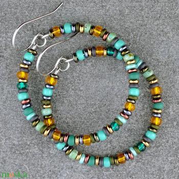 Gyöngyös karika fülbevaló türkiz és narancs színben / 316L nemesacél fülbevaló üveggyöngyökkel / Női ékszer