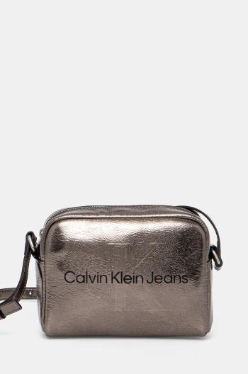 Kabelka Calvin Klein Jeans stříbrná barva, K60K612731