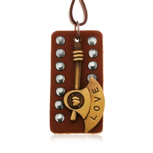 Tmavohnědý náhrdelník ze syntetické kůže, okovaná známka, sekera s nápisem