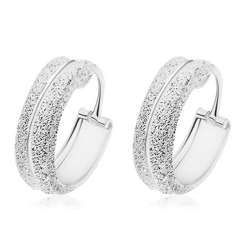 Stříbrné náušnice 925, kruhy s pískovaným povrchem s lesklou středovou linií
